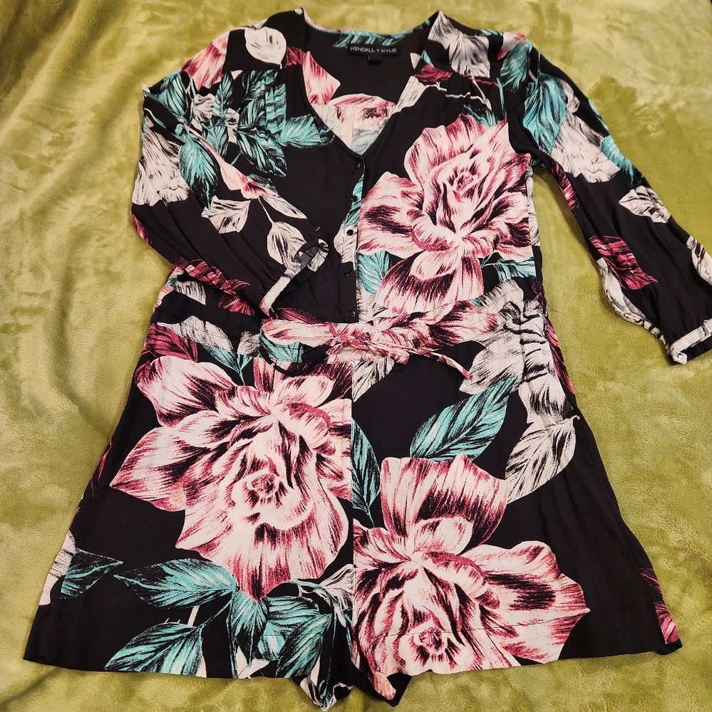 KENDALL & KYLIE floral romper, juniors size 10